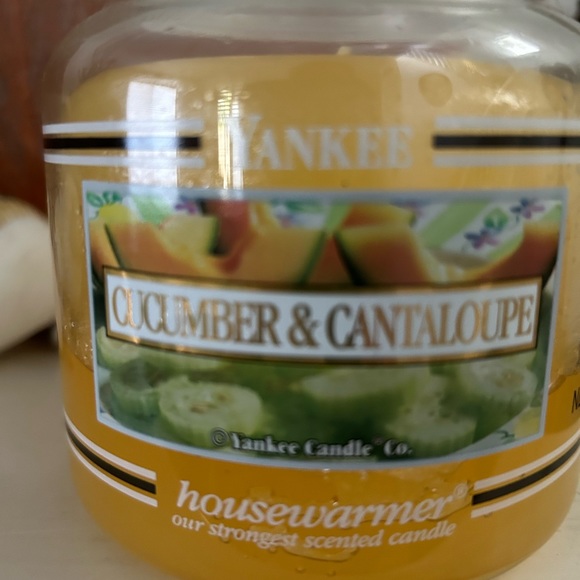 Yankee Candle Cucumber and Cantaloupe Scent 14.5 OZ. Never Burned. Retired - Picture 3 of 7